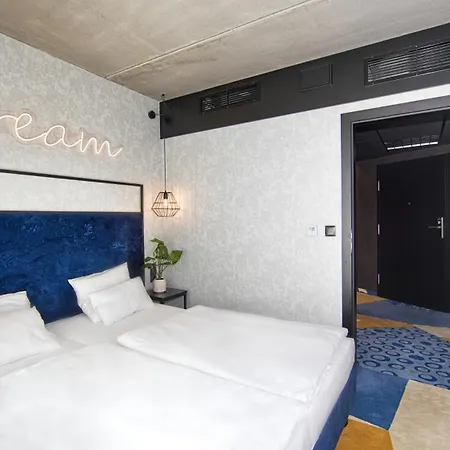 Biala Perla Czarna Gora Sienna (Klodzko)